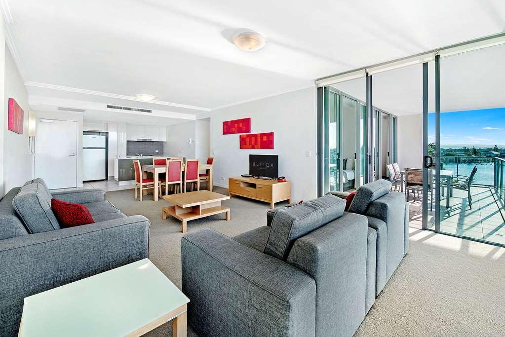 Ultiqa Freshwater Point Resort Broadbeach Gold Coast Room photo